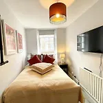 Boho Room In The Heart Of Soho 2, Shared Accommodation