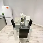 Boho Room In The Heart Of Soho 2, Shared Accommodation
